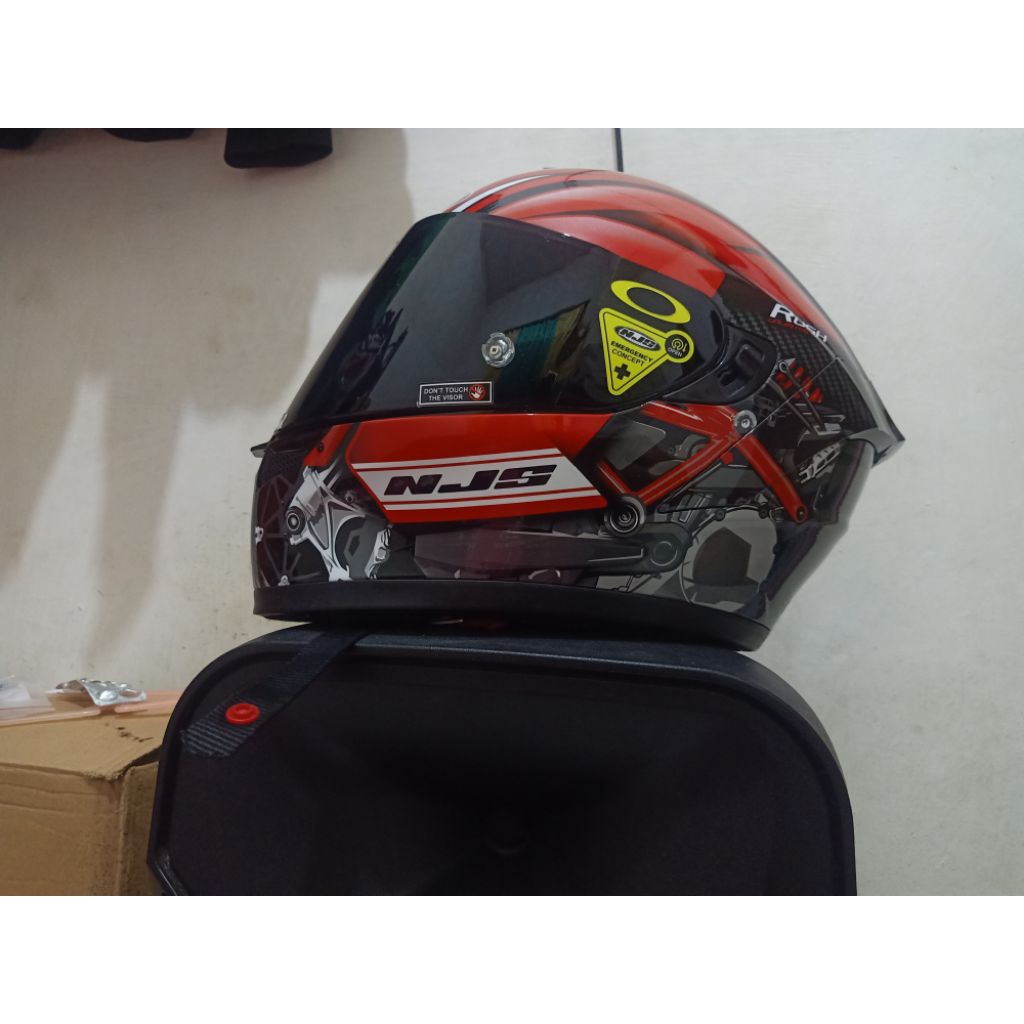 Helm njs x1 motif mesin second