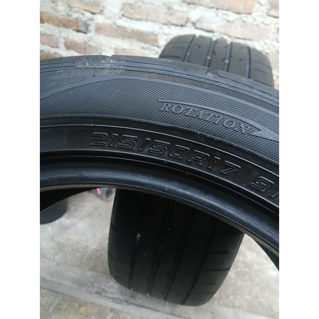 Ban Dunlop 215/50 R17