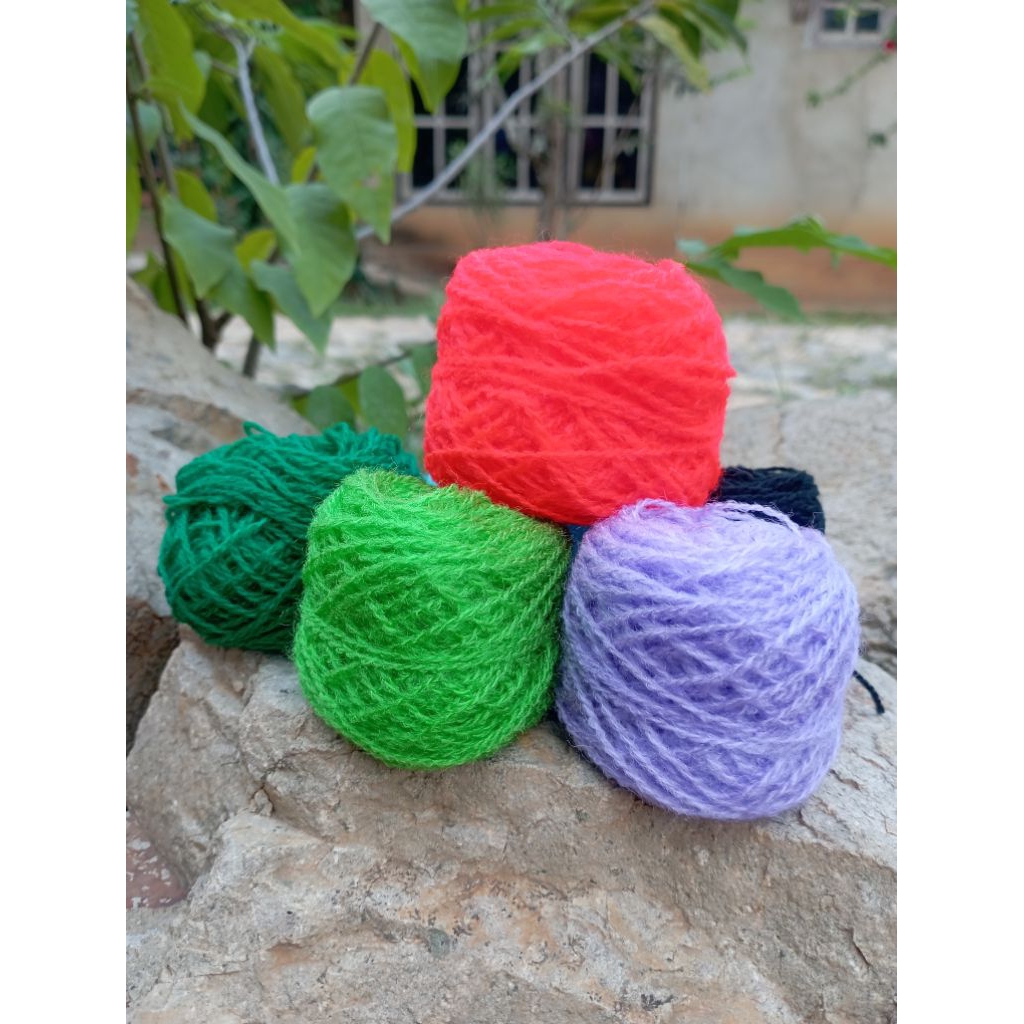 (RANDOM ACAK WARNA) BENANG TALI WOOL WOL SIET TALI RAGANGAN LAYANGAN SULAM 6 GRAM +-10 METER
