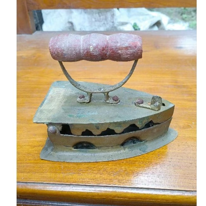 seterika arang kuningan lawas antik jadul