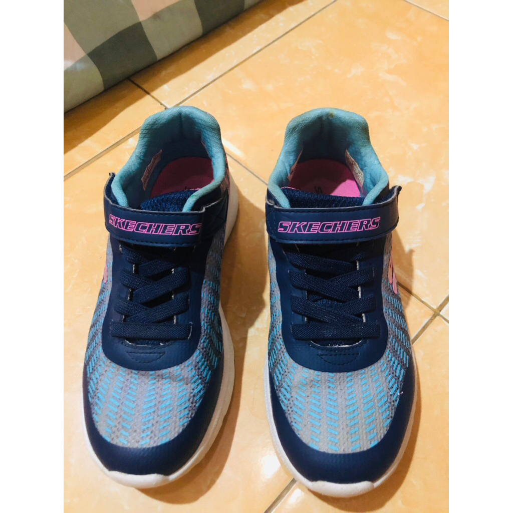 preloved sepatu skecher size 34