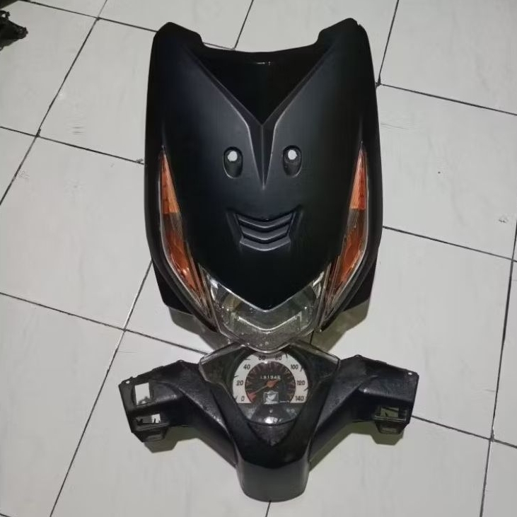 Tameng depan lampu depan + speedometer Honda Beat karbu original