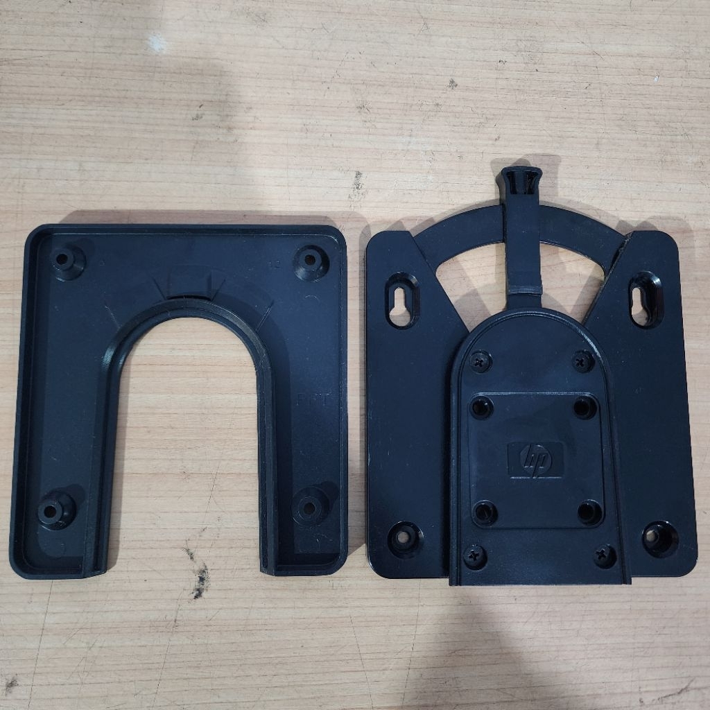 Bracket untuk monitor 22 inch merk HP atau sejenisnya
