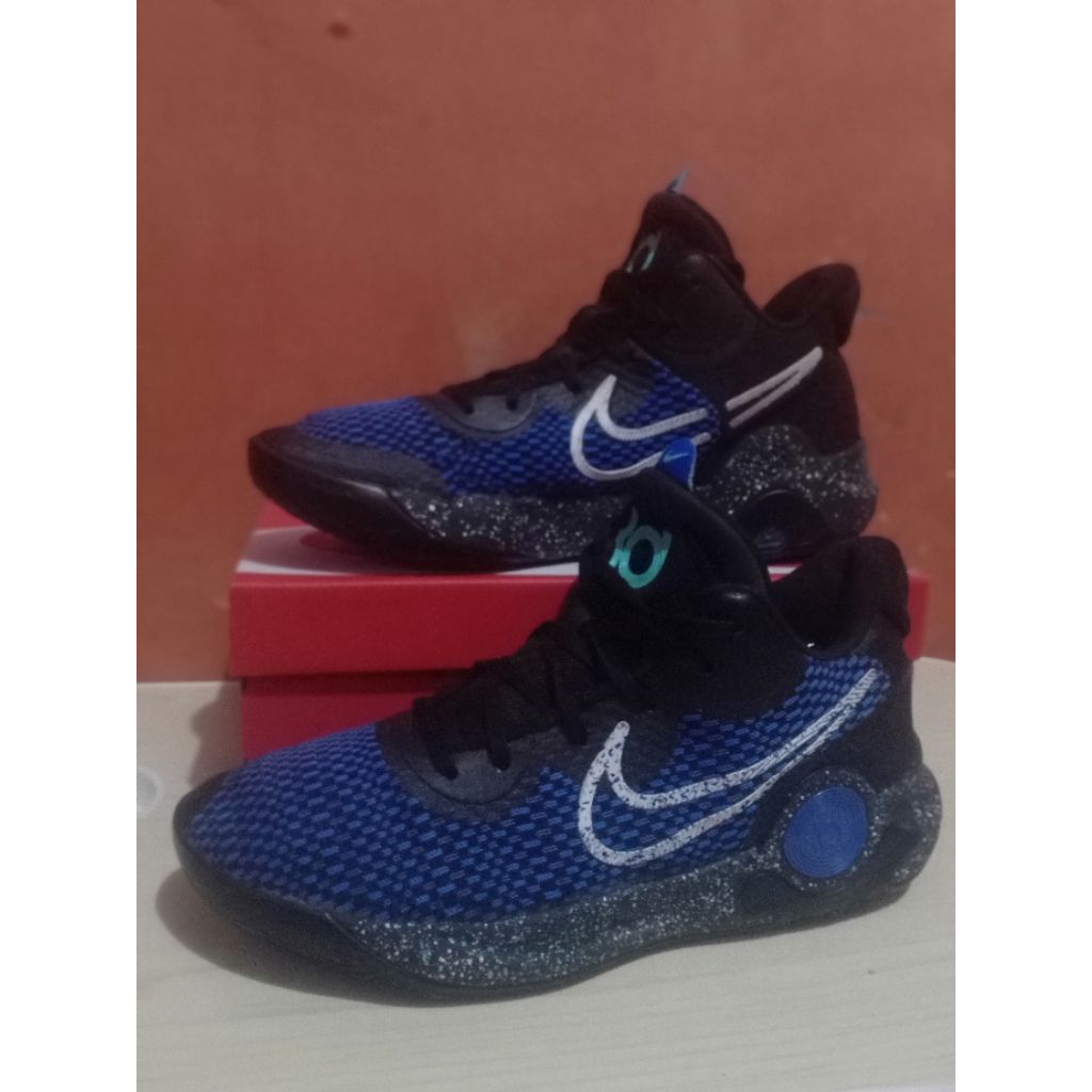 sepatu basket second size 43