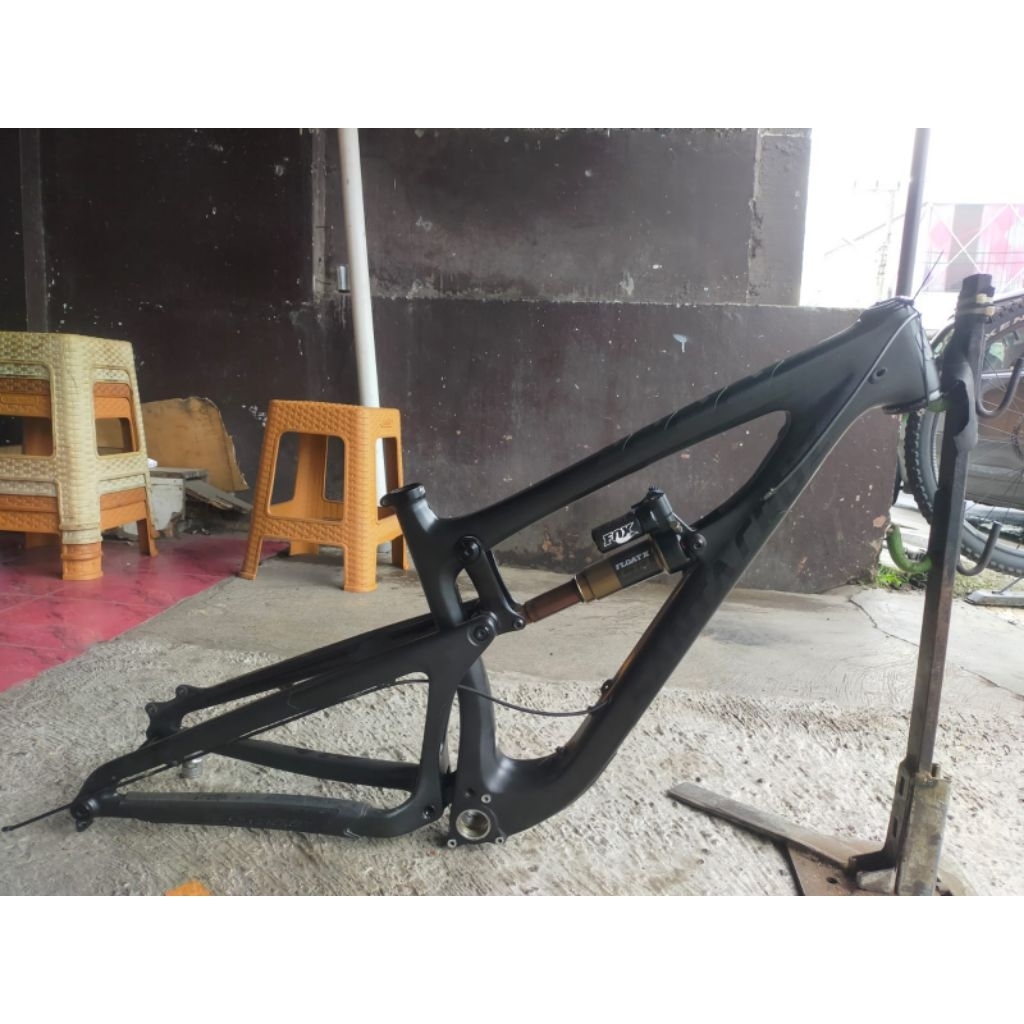 Frame Santa Cruz Nomad Carbon 27.5 S Frame Sepeda MTB