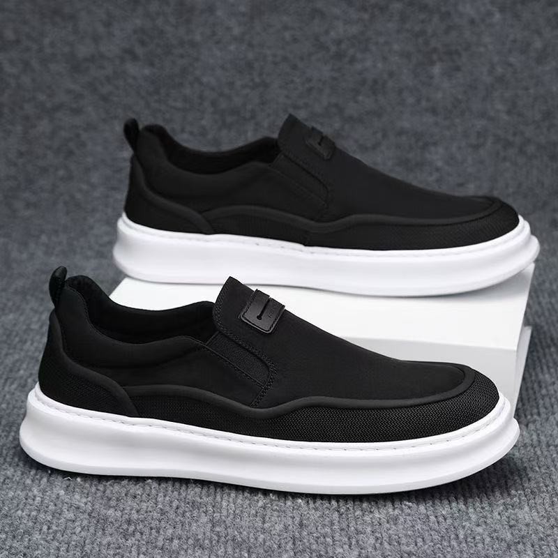 Sepatu Slip On Pria Casual Anti Slip Nyaman Ringan minimalis/casual shoes trendi pria modis slip on 