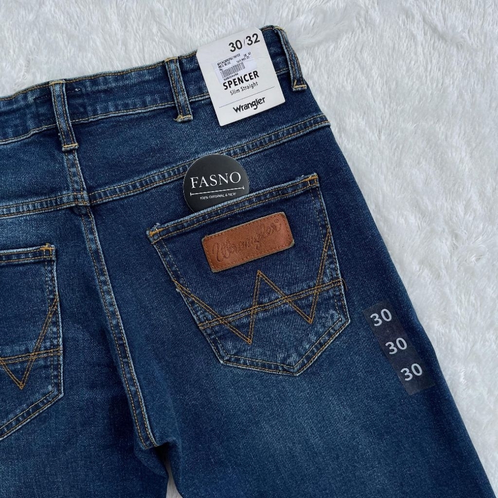 New & ORIGINAL Wrangler SPENCER Stretch jeans "The Broken Twill Denim", MED Blue wash. C10P22