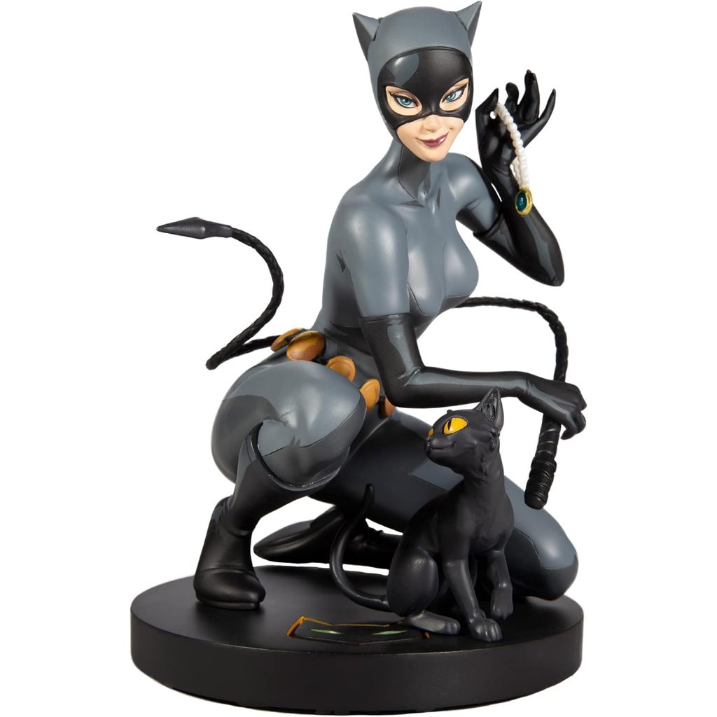 DC Designer Series Catwoman by Stanley ARTGERM LAU (Resin)