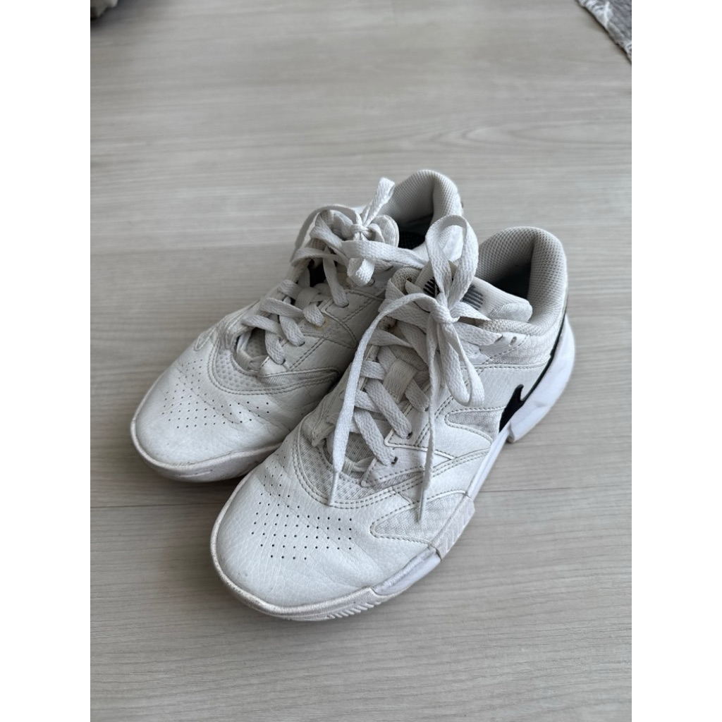 court lite white tennis shoes 37.5 preloved