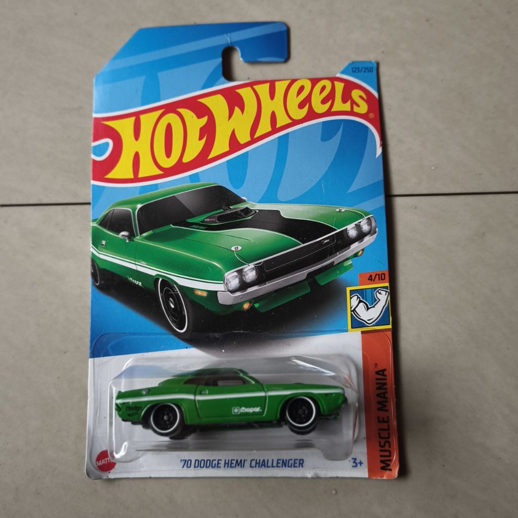 hot wheels 70 dodge hemi challenger