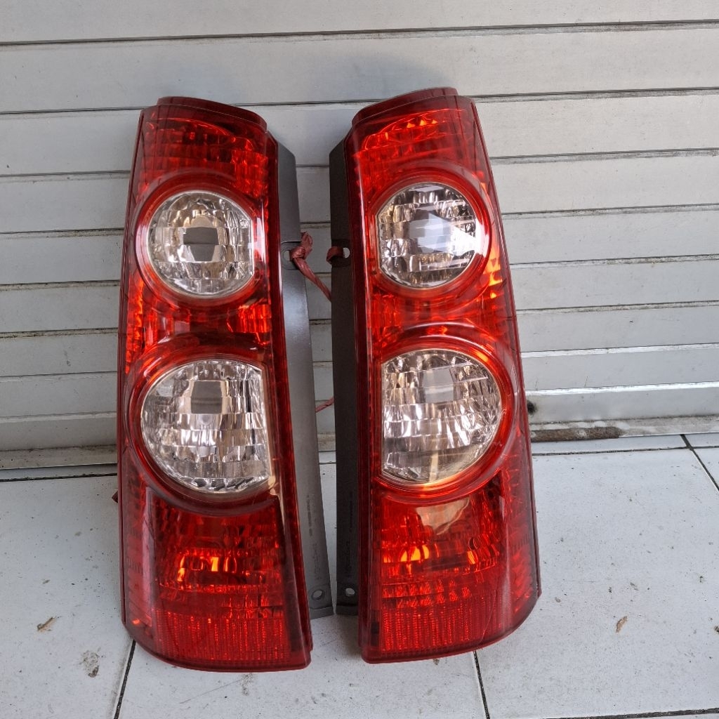LAMPU BELAKANG AVANZA / XENIA 2007 2008 2009 2010 2011