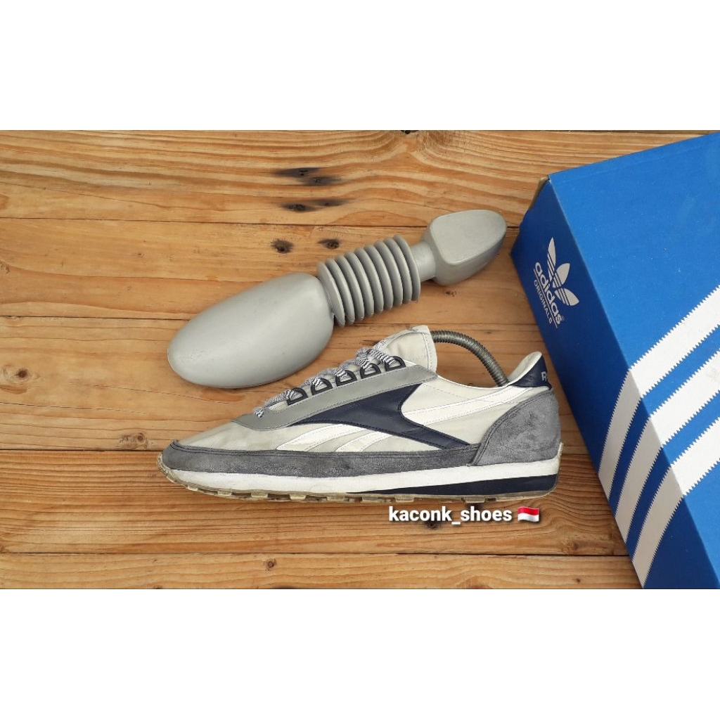 SEPATU SNEAKERS CASUAL REEBOK AZTEC GREY WHITE ORIGINAL