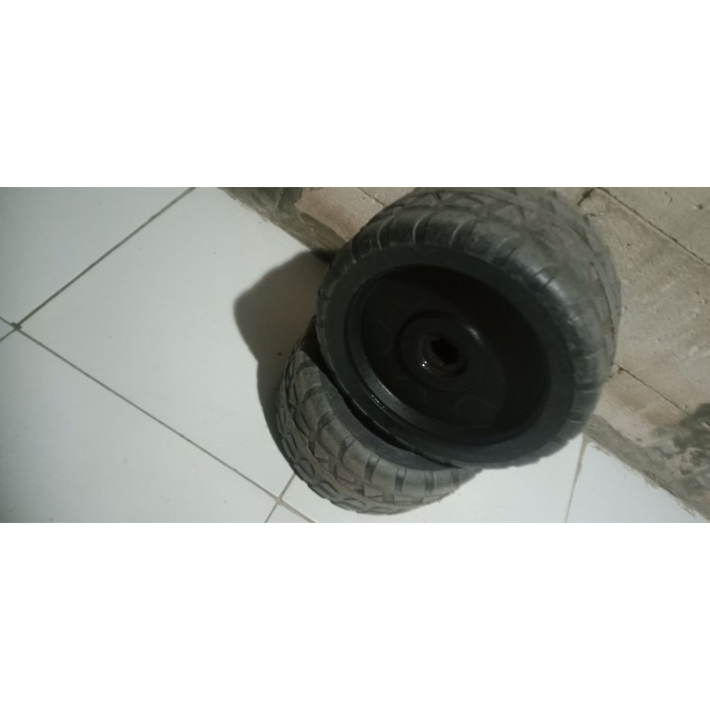 Ban-mobilan-motoran-akiAnak-Bekas