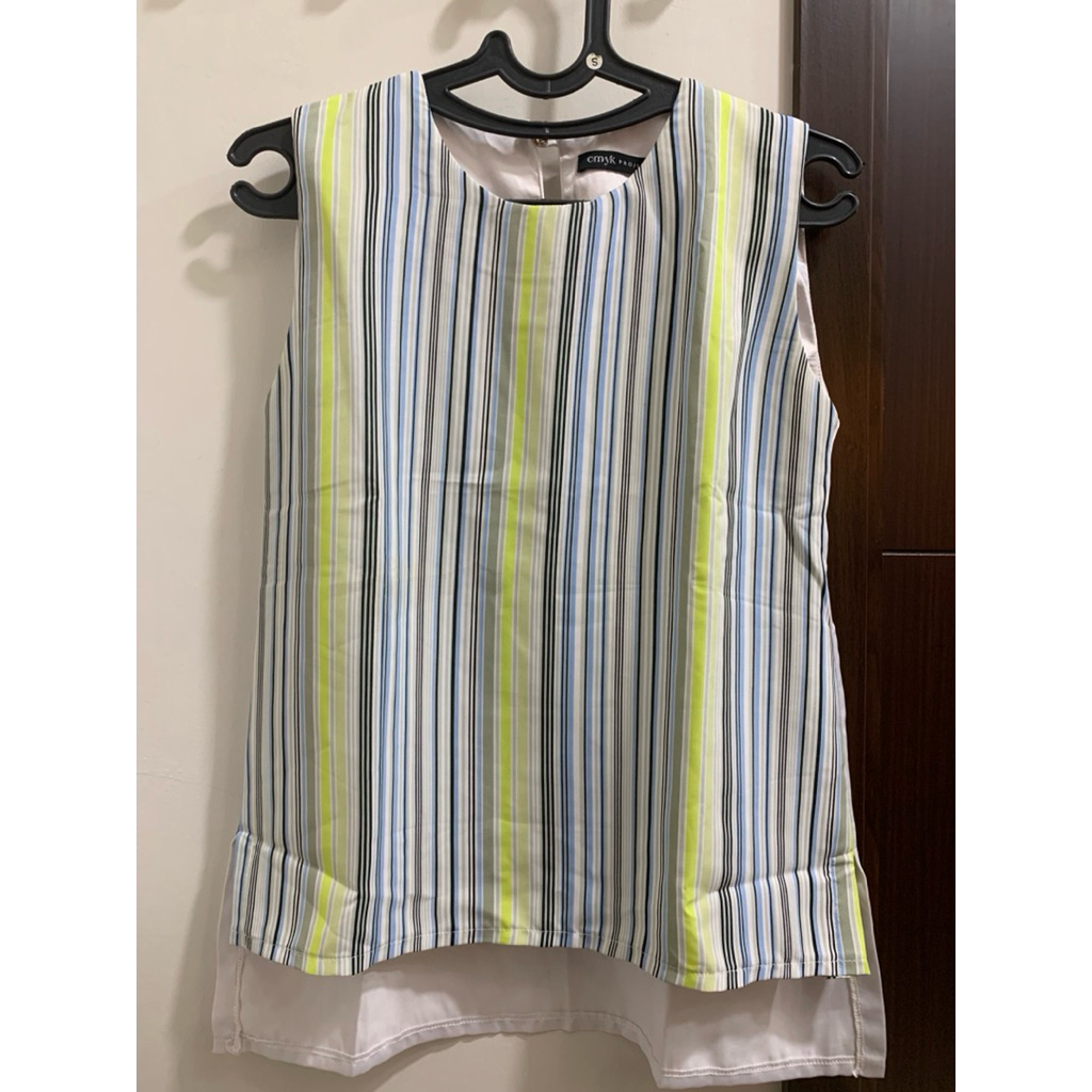 preloved sleeveless top brand CMYK (first edition, rare item)