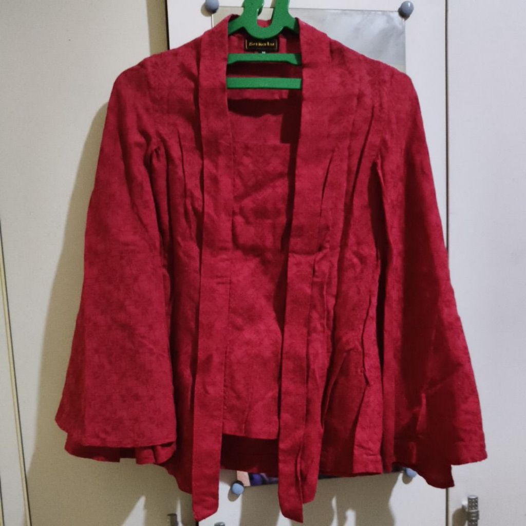 Kebaya Merah kelelawar