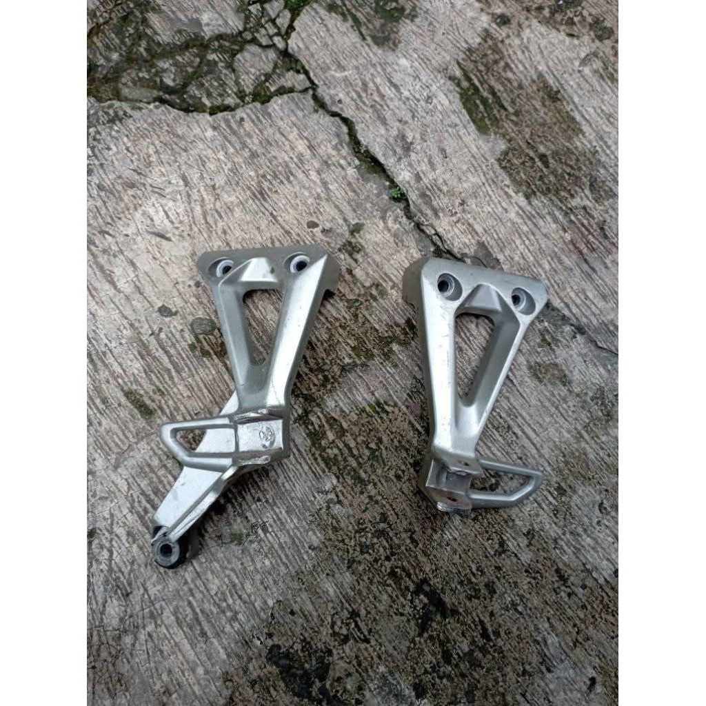 Footstep Postep Bostep Postep Belakang Honda Revo Absolute Blade Original