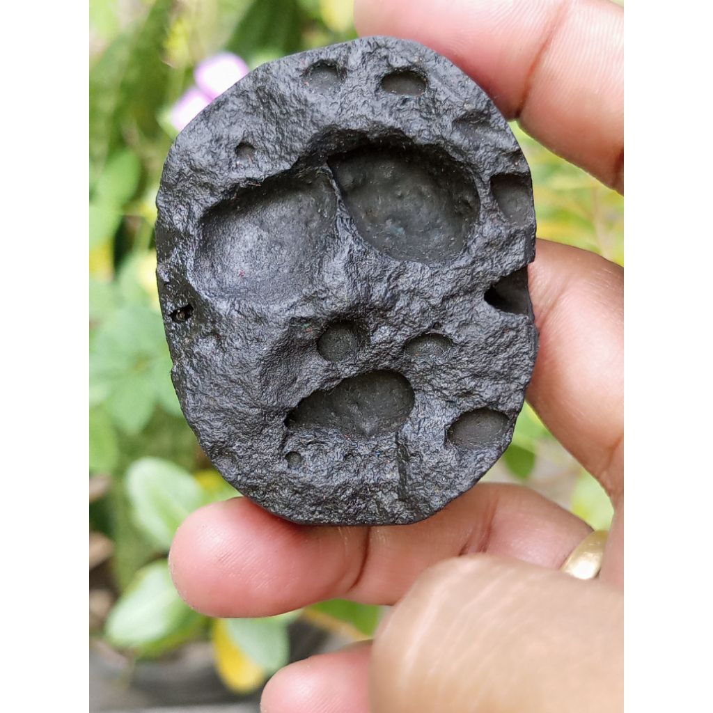 Badar Besi Motif Sakral Unik