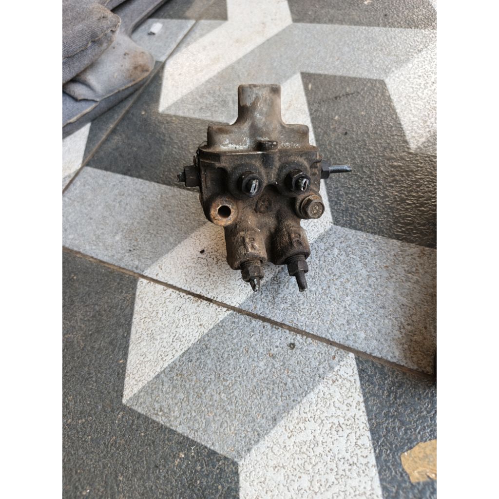 pembagi minyak mazda 626 SGX fordtelstar