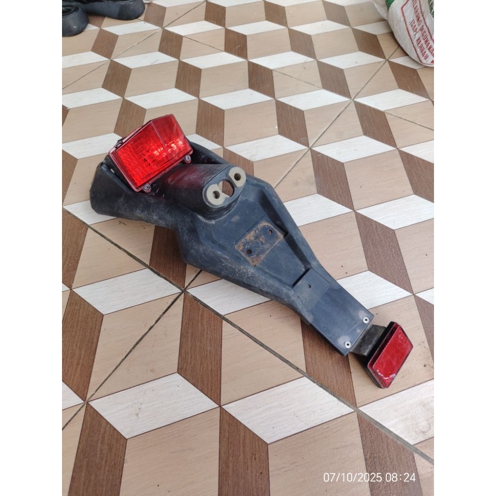 spakbor slebor belakang set lampu stop kawasaki klx 150 s l old lama original ori asli second