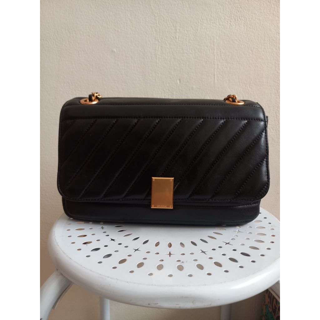 sling dan sholder dari Couronne lengkap noser bahan kulit asli. talpan kulit mix rantai