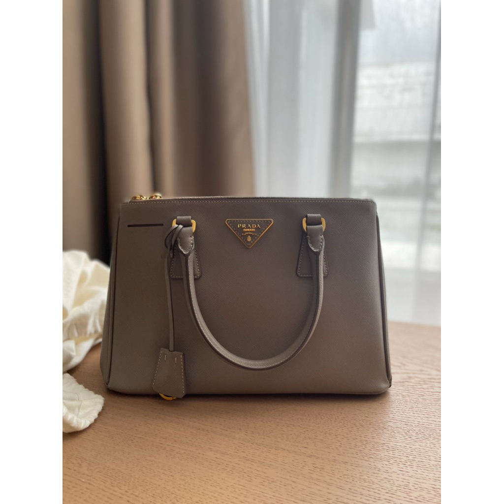 Prada Saffiano Leather Bag 100% Authentic preloved