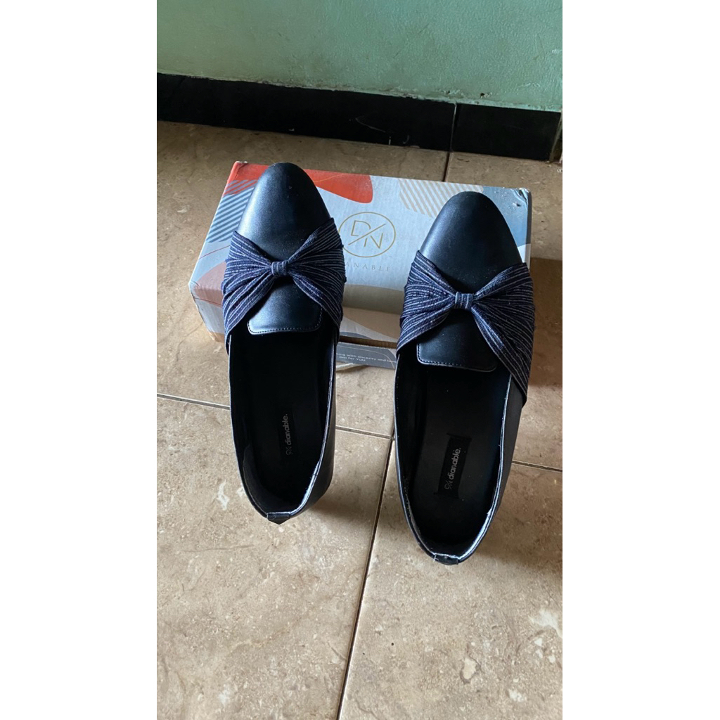 Preloved flatshoes Dianable