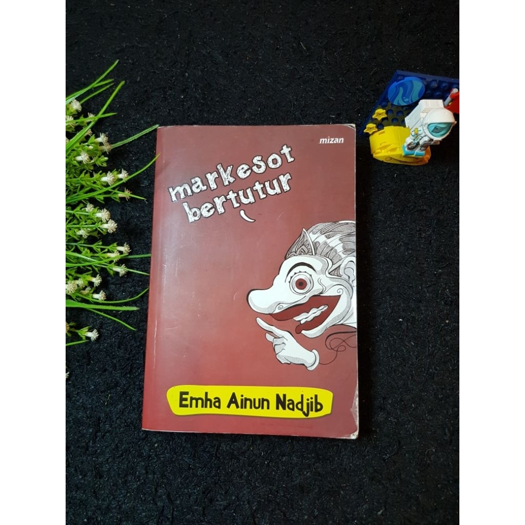 Buku Second >  Markesot Bertutur