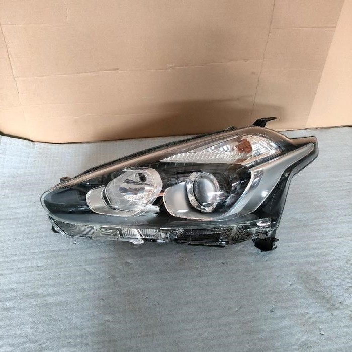 Headlamp Lampu Depan Toyota Sienta Type V G 2016 2017 2018 Kiri