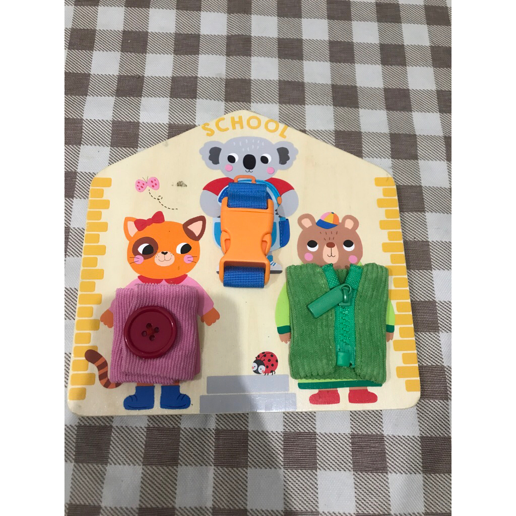 anko wooden busy board preloved