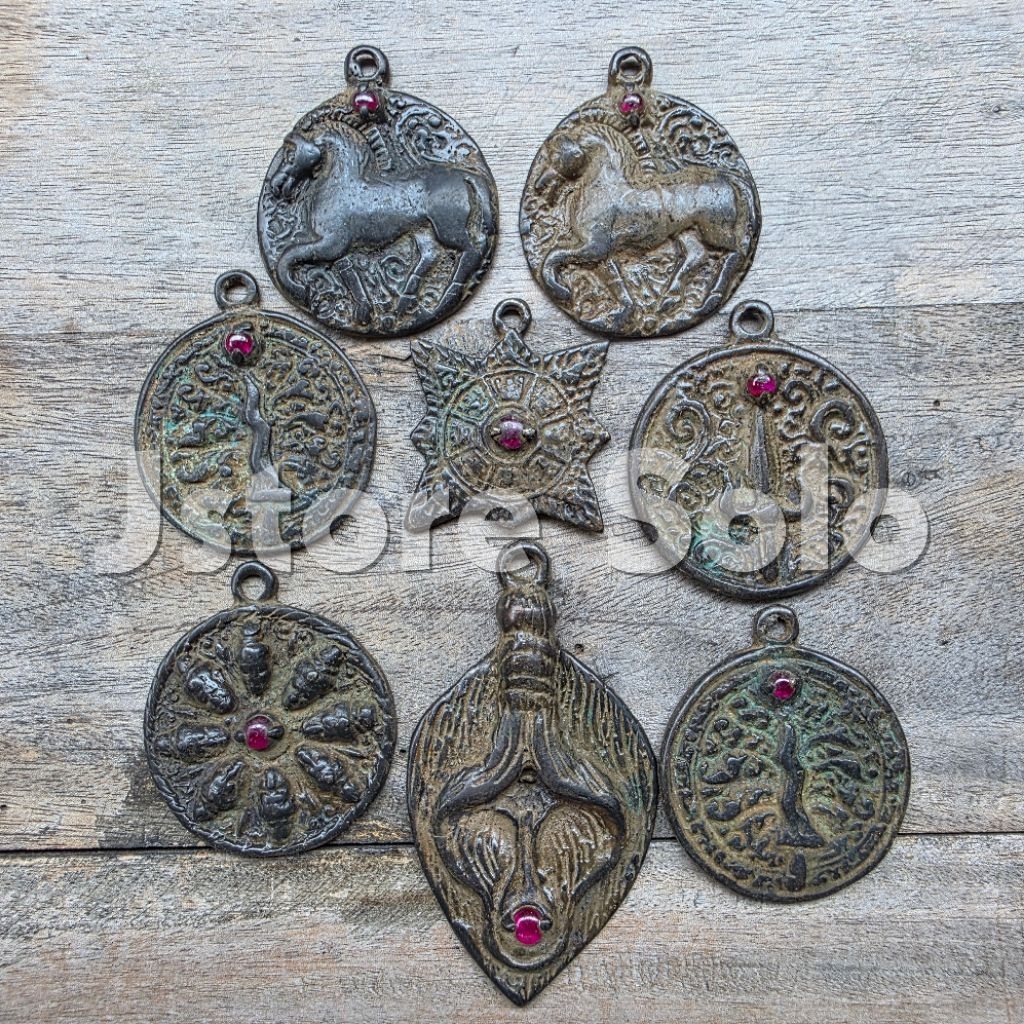 Liontin Kalung Perunggu Maja Pahitt Batu Merah Siem Kode Js98