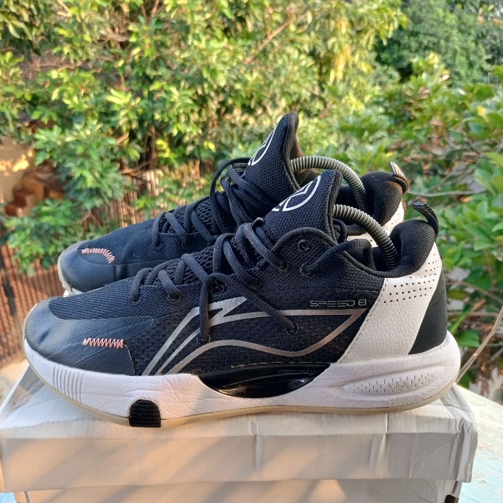 Sepatu Basket lining speed 8 size 43