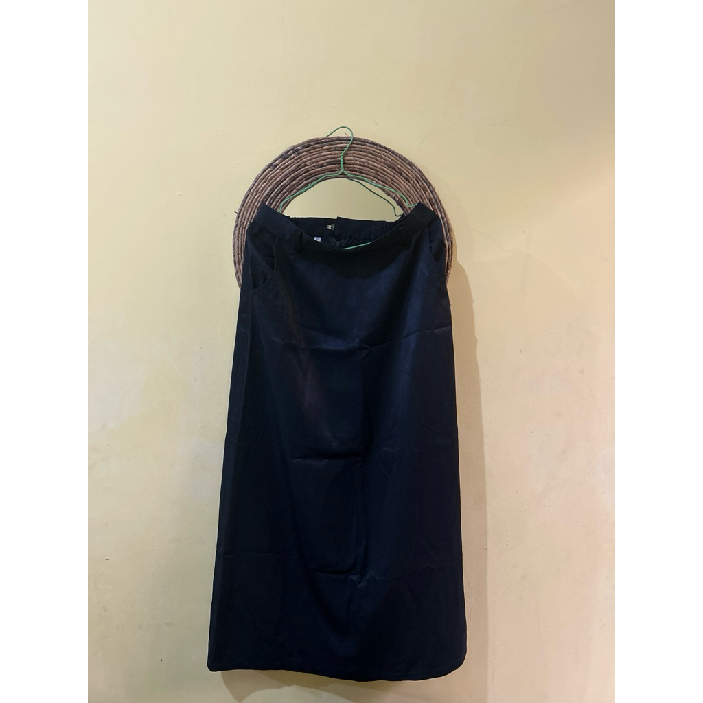 Preloved Rok Span Warna Navy / Rok kerja / Rok kantoran //