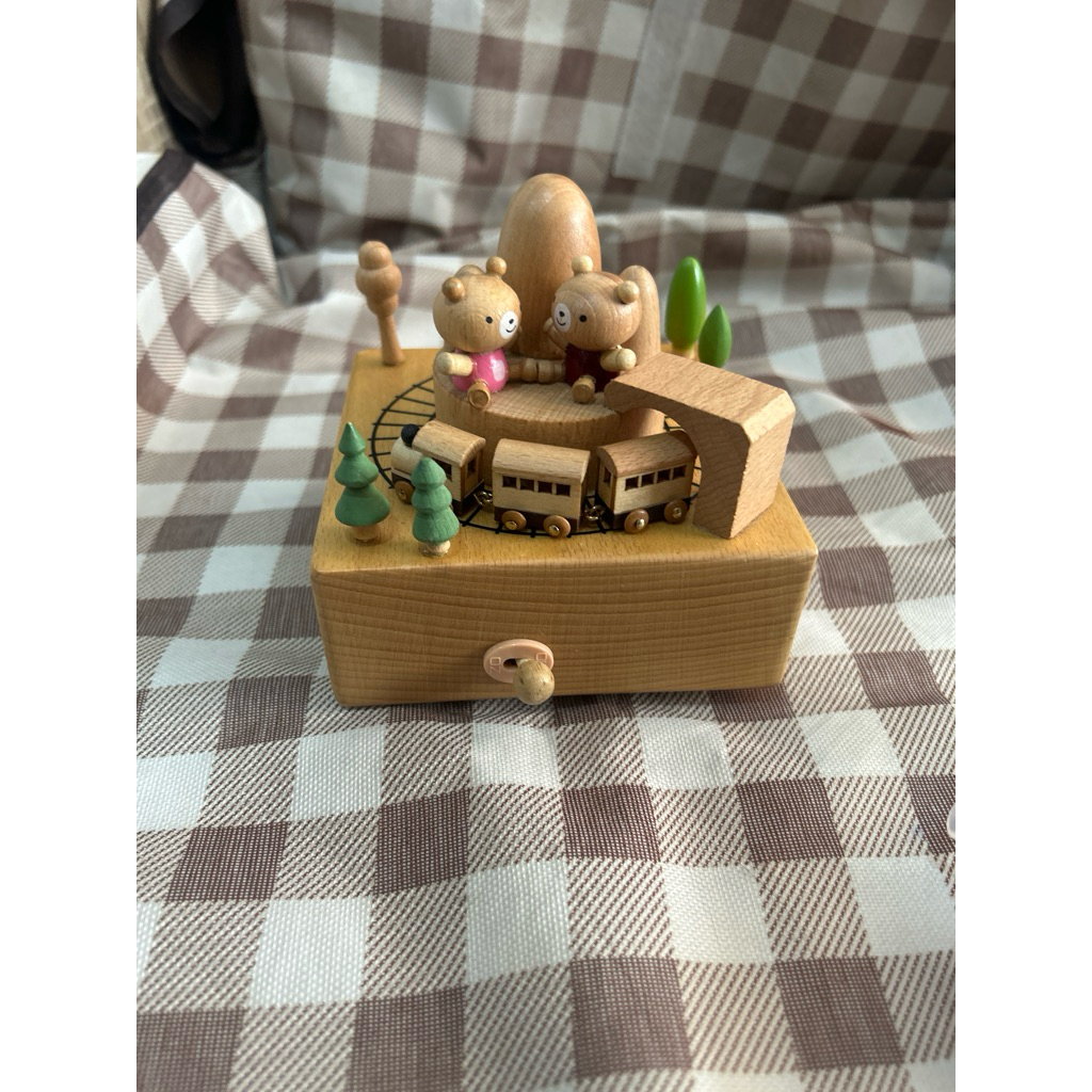 wooden music box preloved