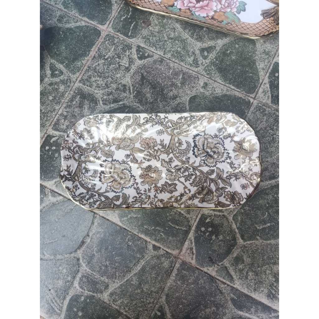 PIRING KERAMIK TEMPAT KUE / NAMPAN KUE / TEMPAT SUSHI