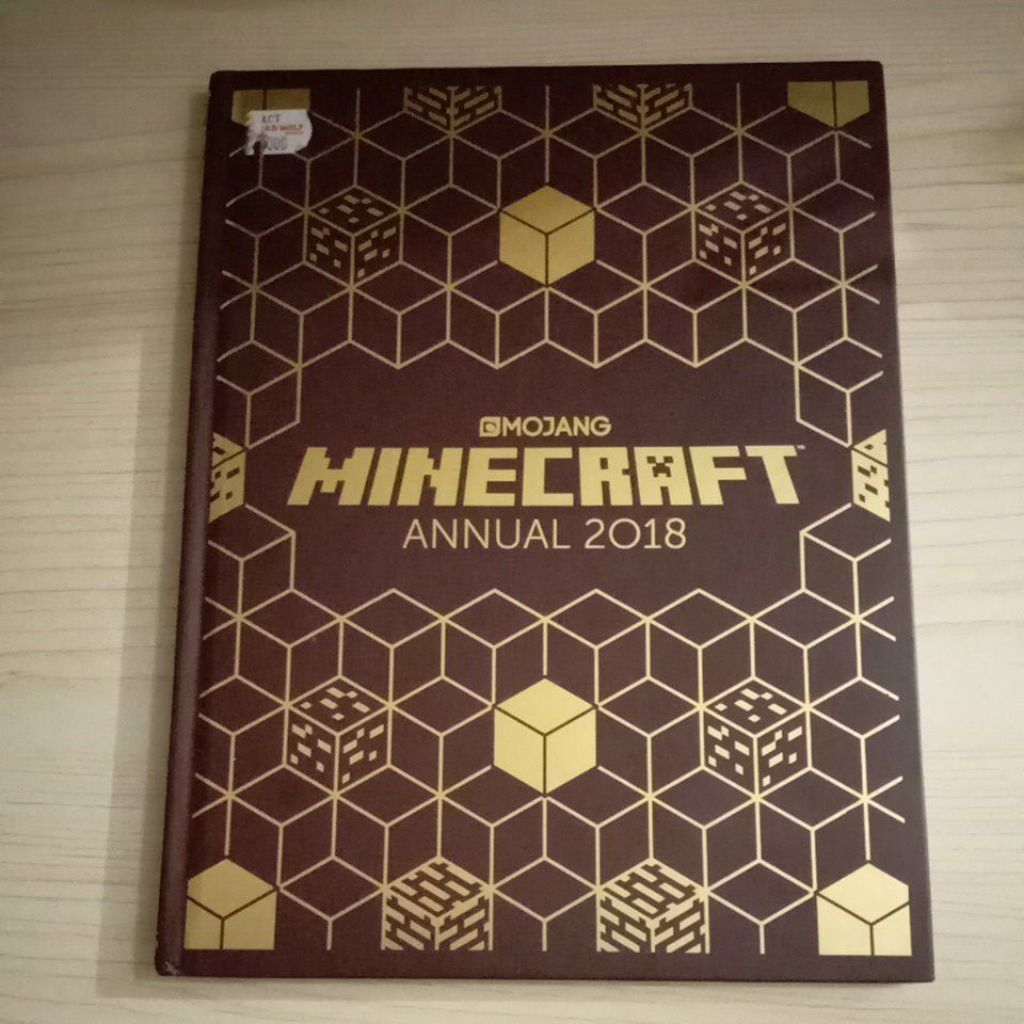 BUKU MOJANG MINECRAFT ANNUAL 2018