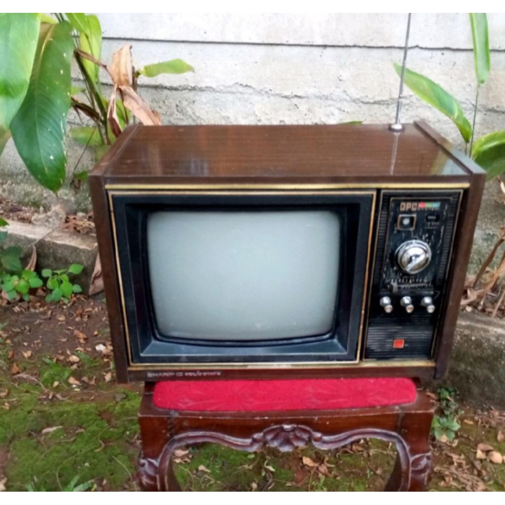Televisi TV Jadul Antik Vintage Lawas Tua Kuno Retro.