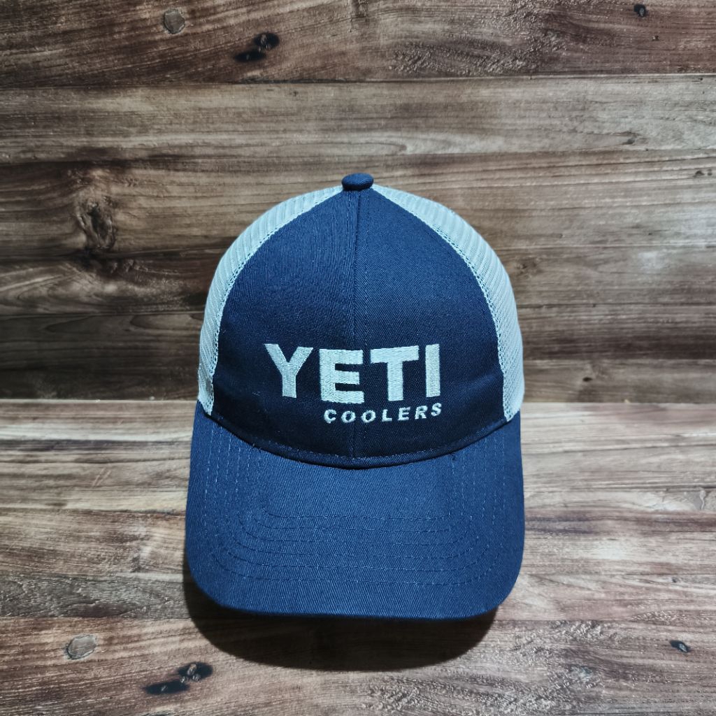 Trucker hat yeti Coolers logo navy