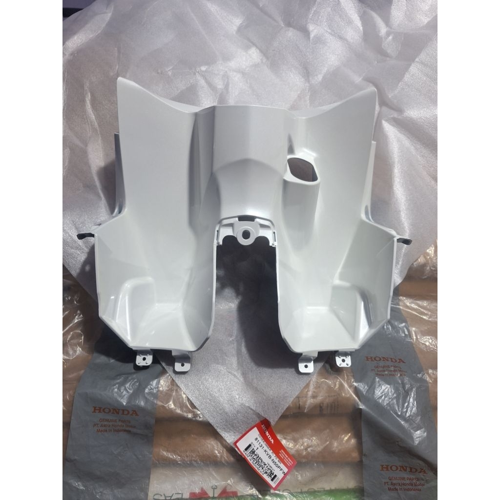 Cover dek legshield leksil kontakk desbor atas Honda vario 110 techno karbu putih original ahm honda