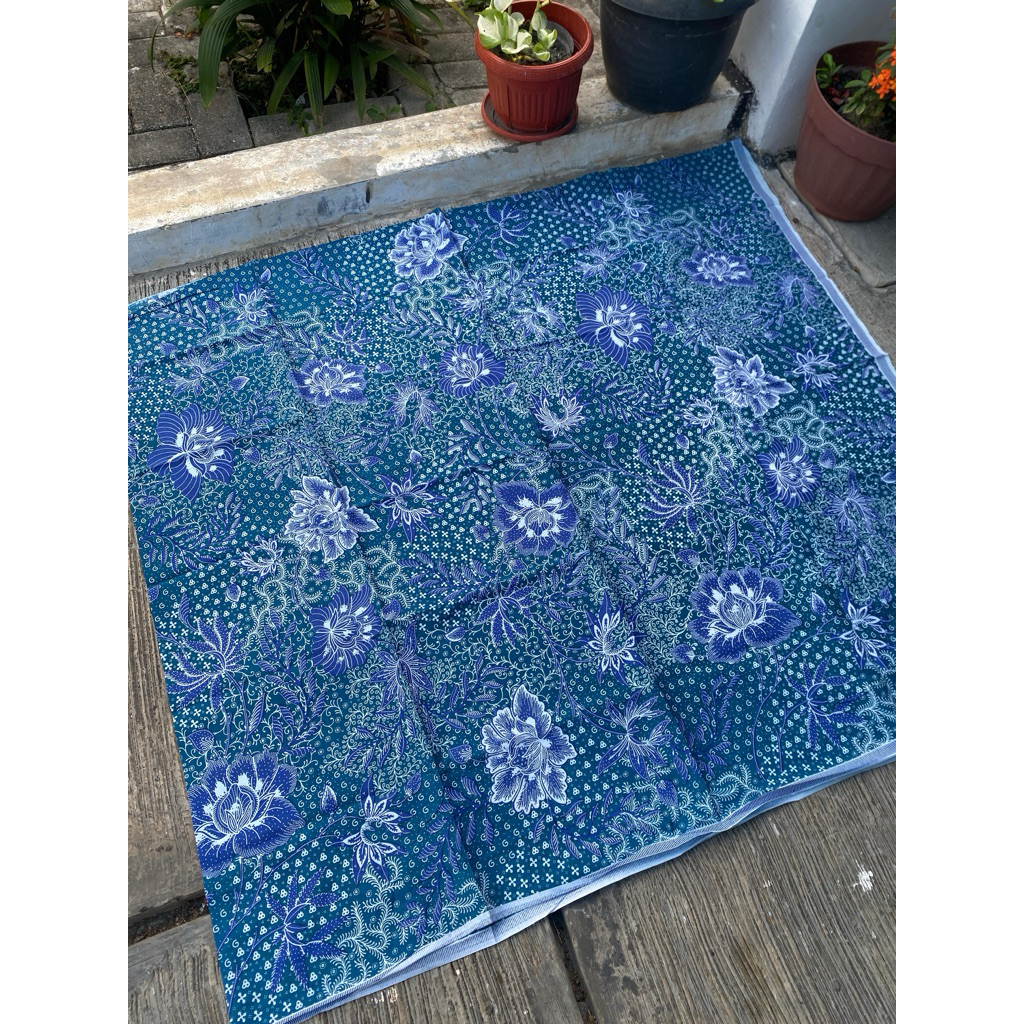 (ORIGINAL) KAIN BATIK SOLO BUNGA BIRU AKAR TOSCA