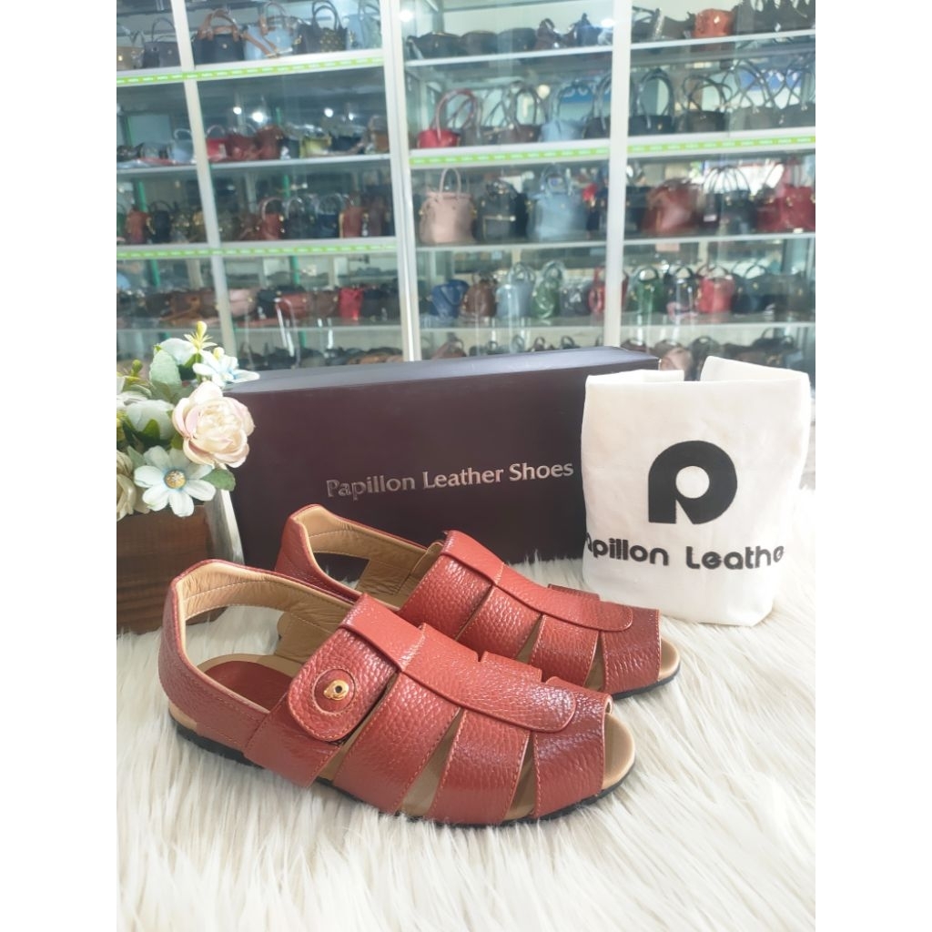 Sepatu papillon SWT 514