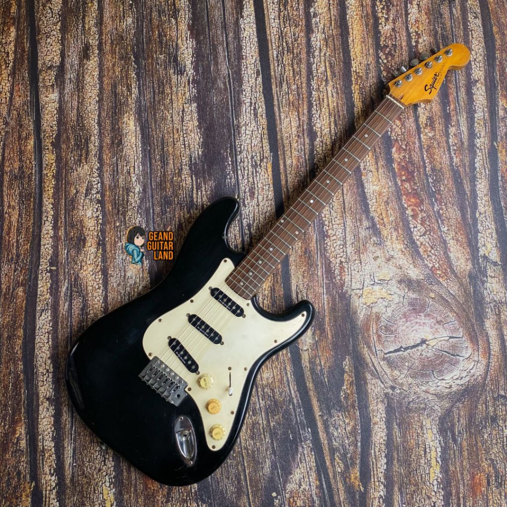 Squier Bullet Stratocaster SSS 2000 in Black