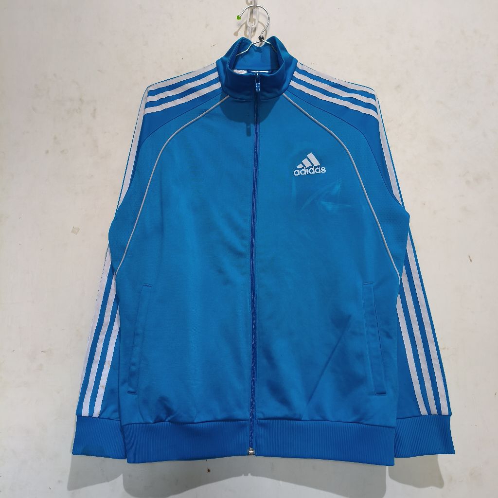 Tracktop adidas warna biru langit