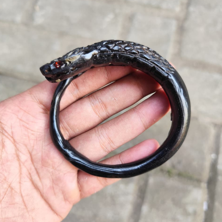 Gelang Akar Bahar Hitam Ukir Ular Asli Berkualitas/Gelang Akar Bahar/Akar Bahar Asli
