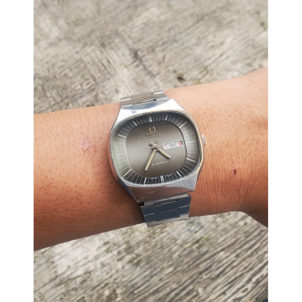 Jam Titus Manual Winding Vintage Retro second watch