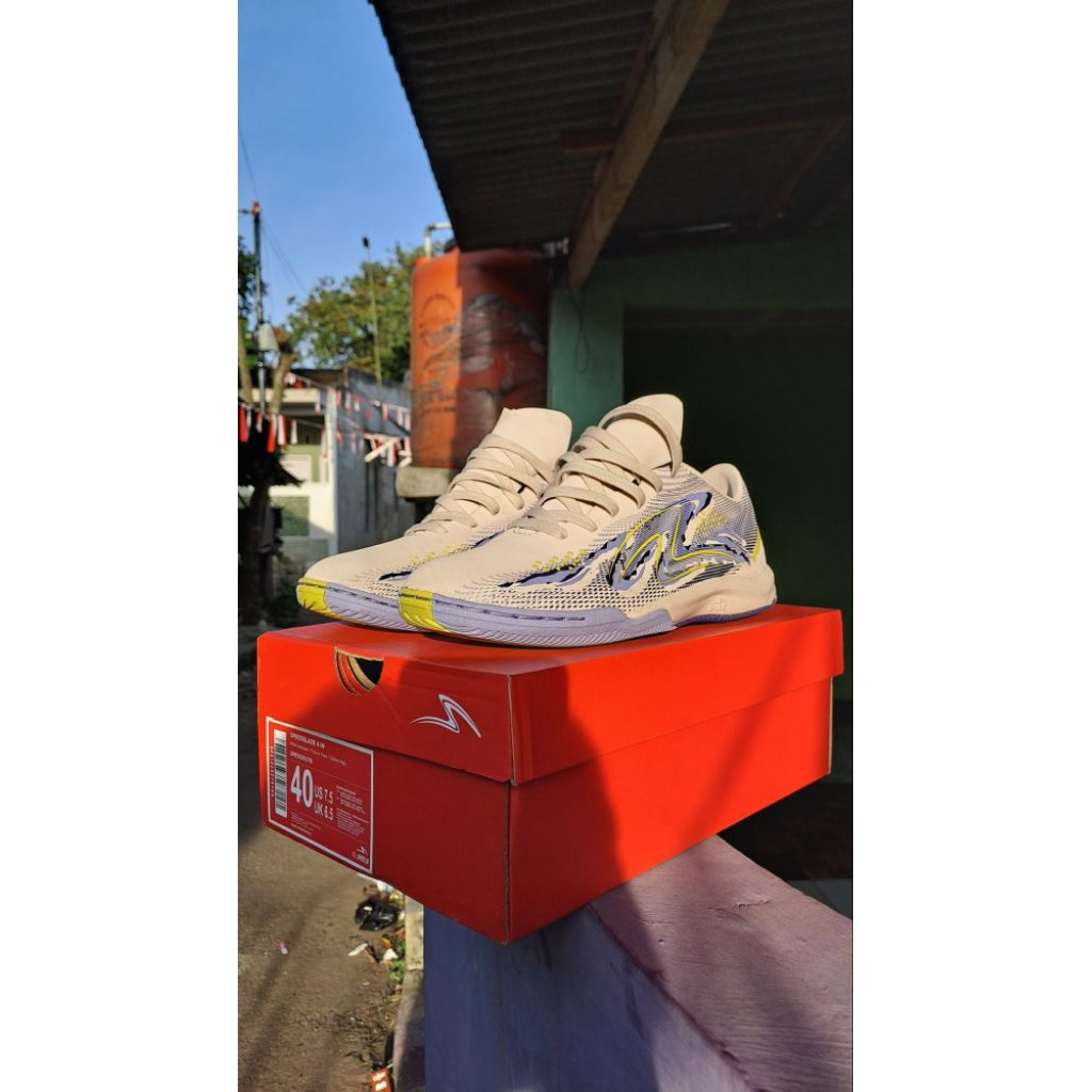 Sepatu Futsal Second Original (SPECS SPEEDBLAZE 4)