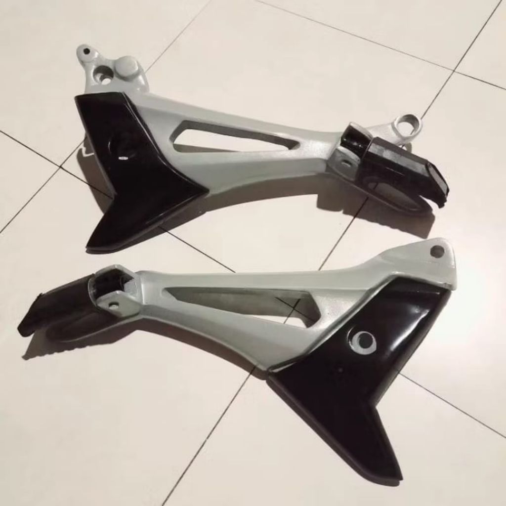DUDUKAN FOOTSTEP STEP PIJAKAN KAKI BELAKANG SUPRA X 125 NEW 2008-2014 DOBLE DISC SET STEP KARET Wild