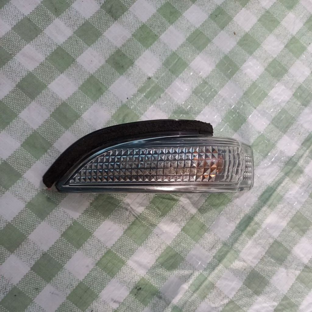 Lampu sein spion toyota sigra calya bagian kiri