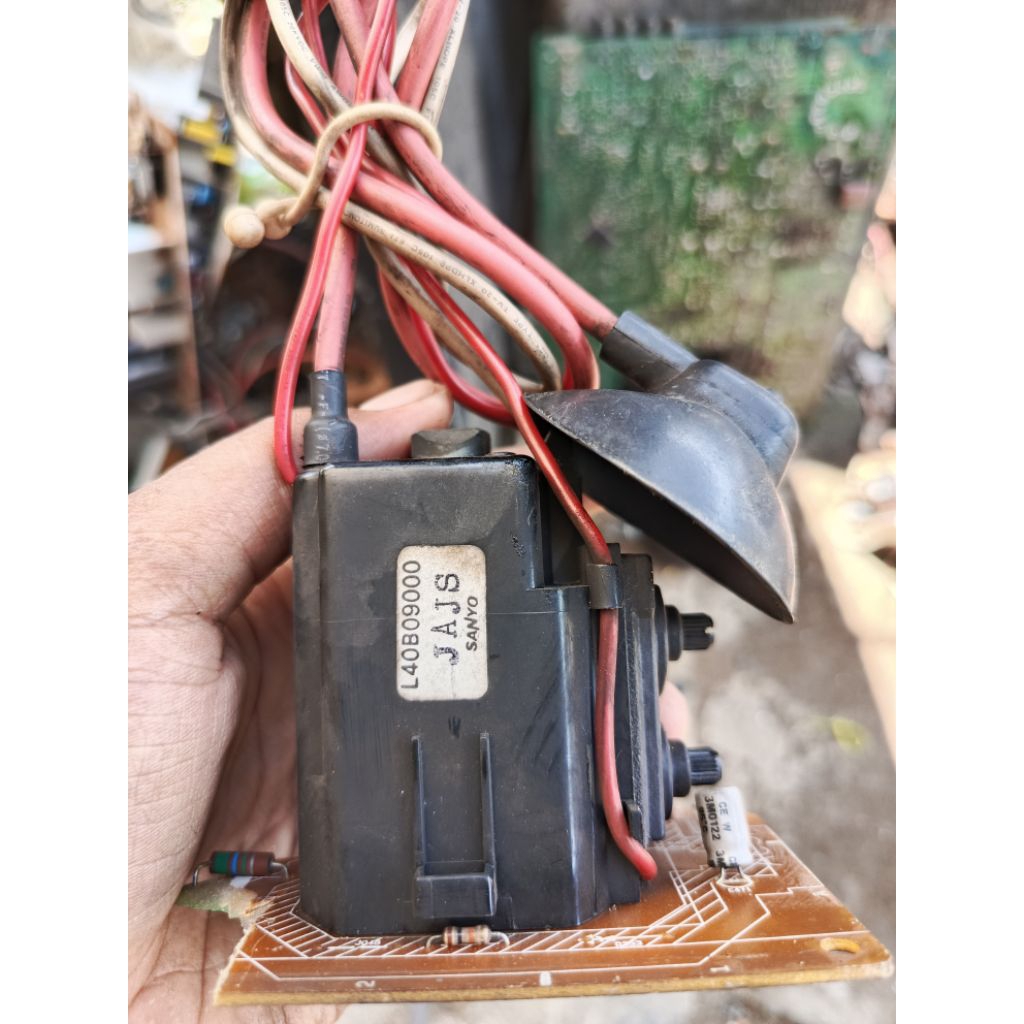 FBT SANYO L40B09000 CABUTAN ORI