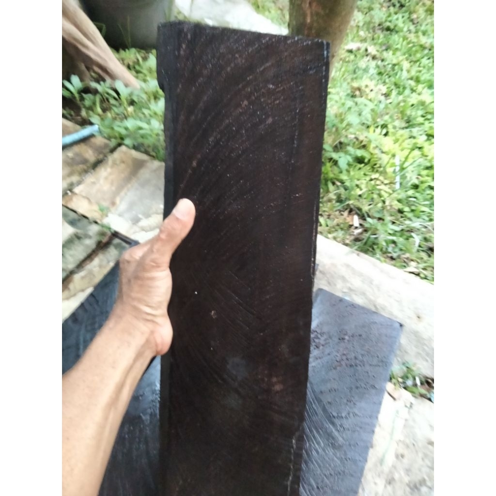 bahan kerajinan kayu hitam kalimantan
