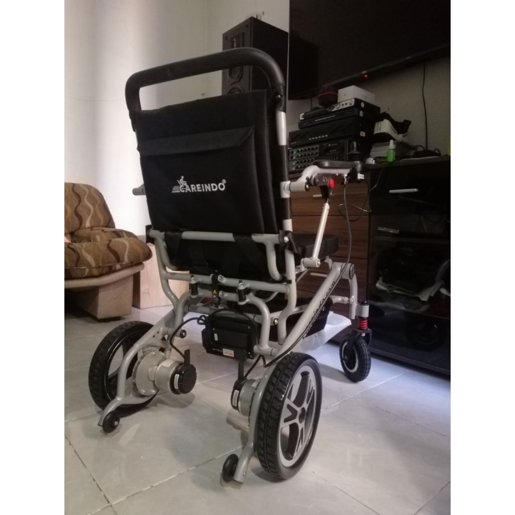 KURSI RODA ELEKTRIK TERBAIK DI INDONESIA CAREINDO TRAVELING 5516
